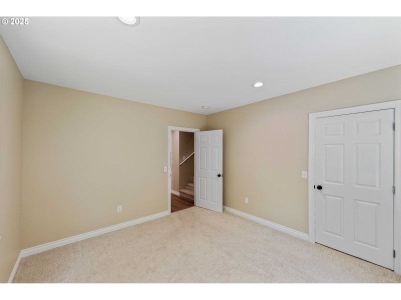 Bedroom, Primary
