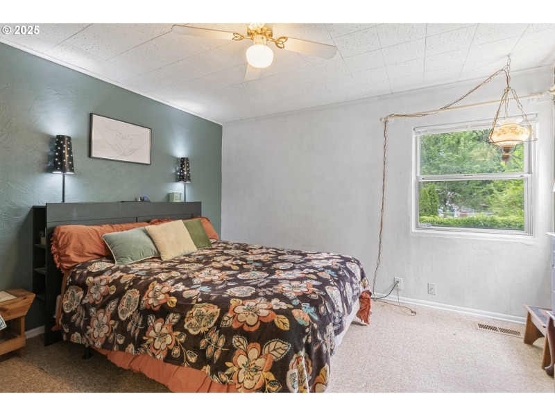 Bedroom, Primary