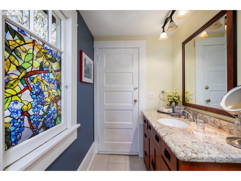 Bathroom, Attached
