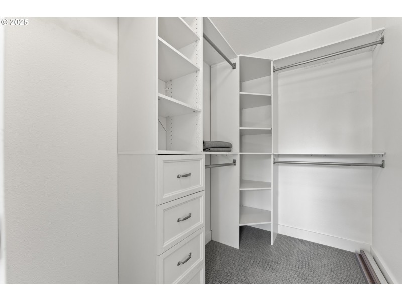 Bedroom, Primary