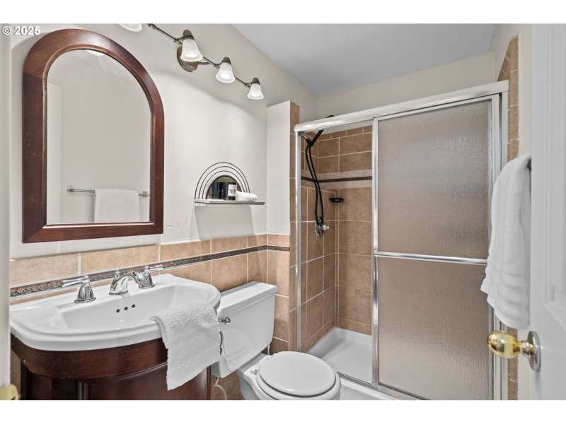 Bathroom, Attached