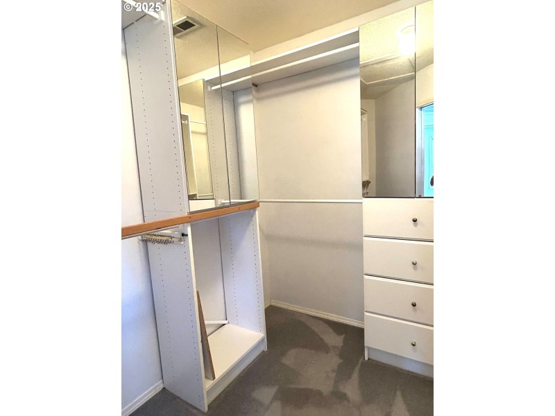 Bedroom, Primary