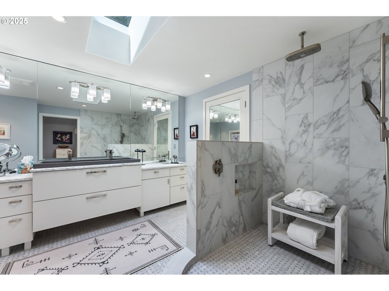 Owner's Suite Bathroom