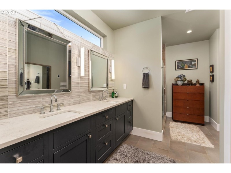 Bathroom, Attached