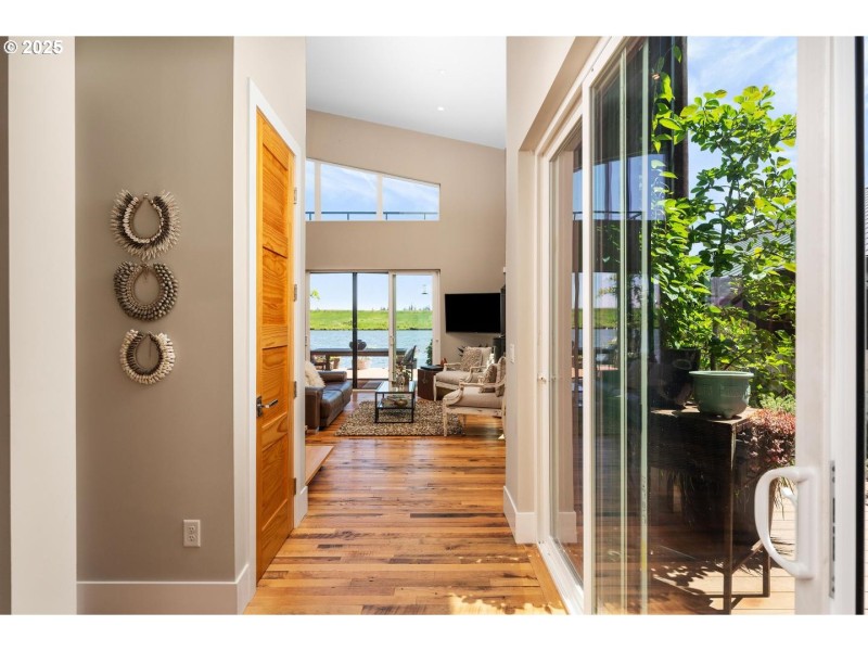 Entrance/Foyer