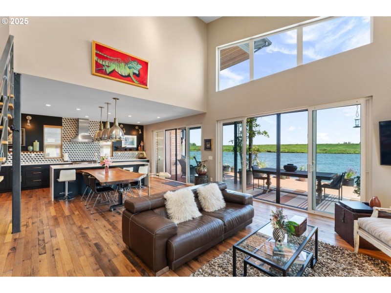 Living Room/Dining Room