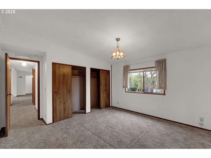 Bedroom, Owner's Suite