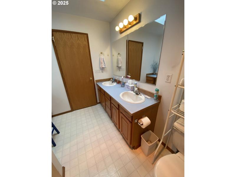 Bathroom, Continental