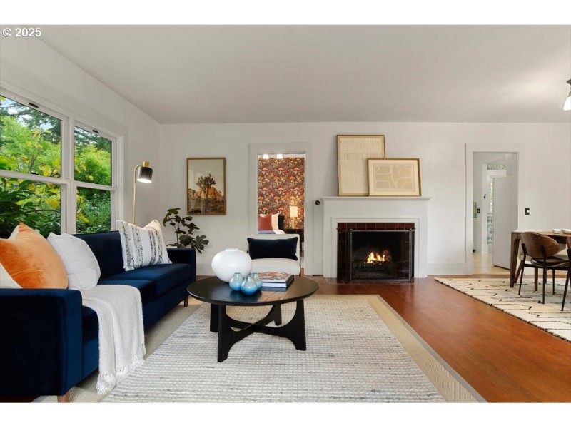 Living Room/Dining Room