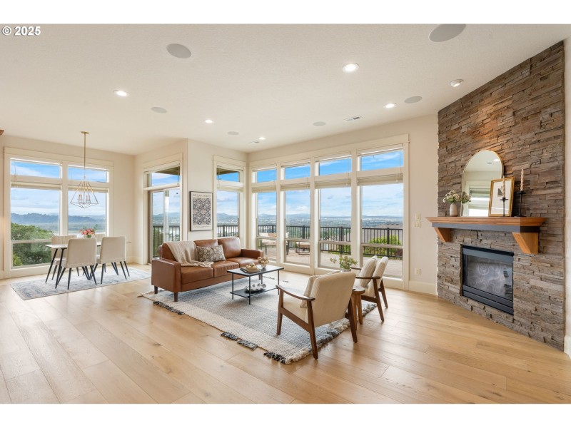 Living Room/Dining Room