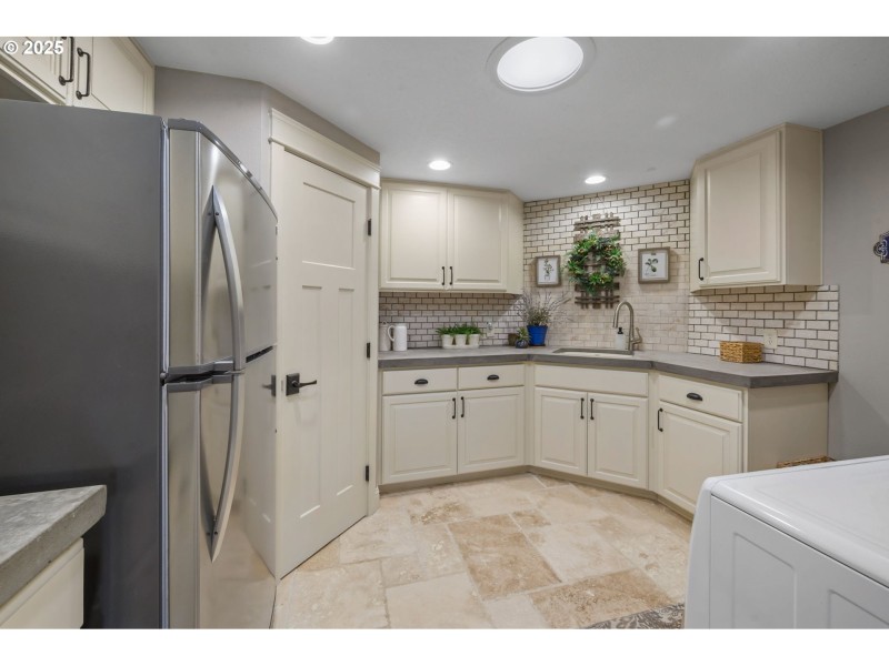 Butler's Pantry