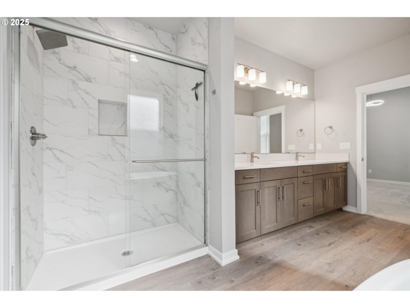 Owner's Suite Bathroom