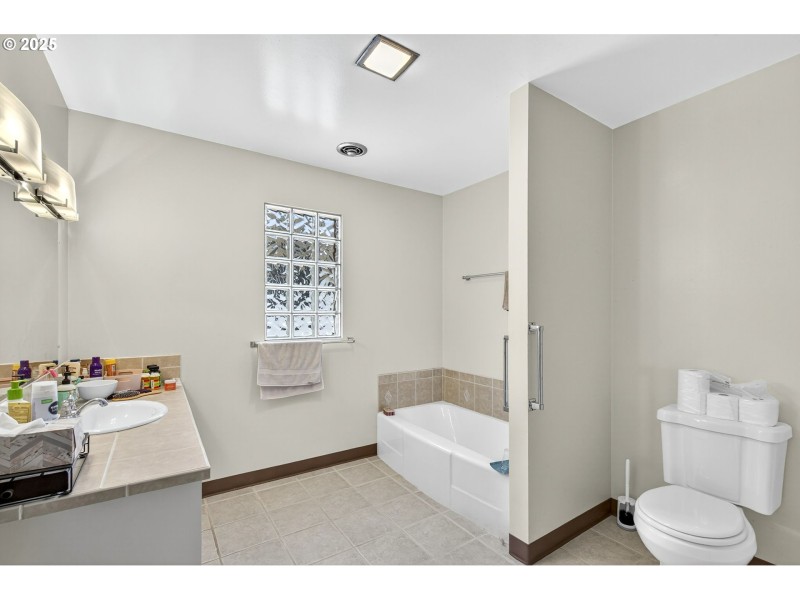 Bathroom, Attached