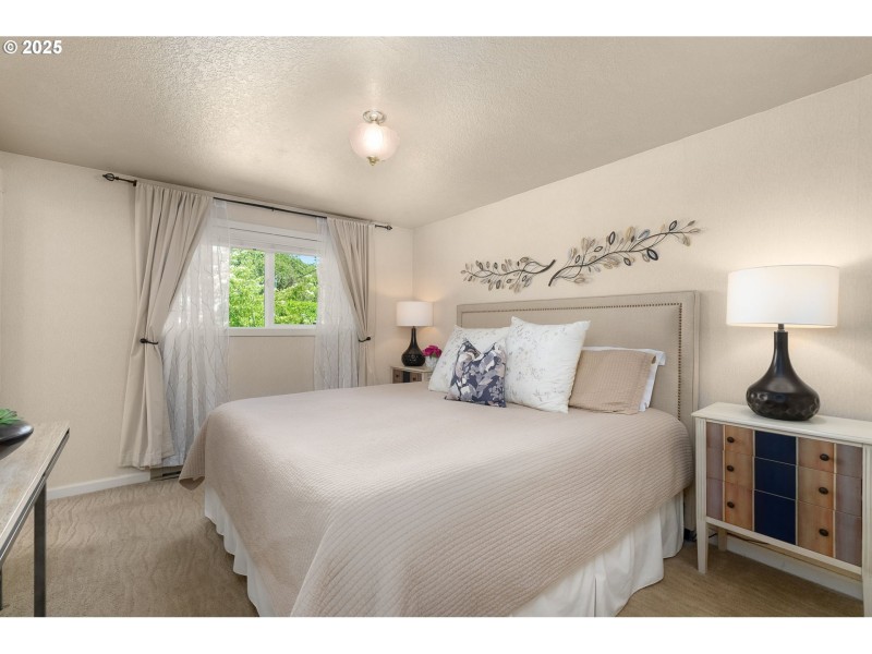 Bedroom, Primary