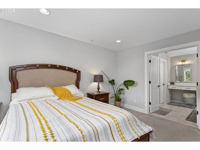 Bedroom, Primary