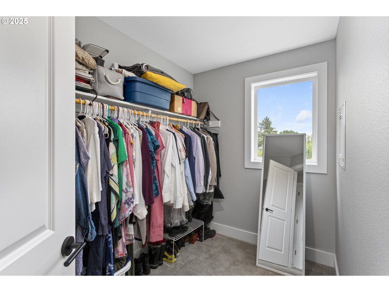 Bedroom, Primary