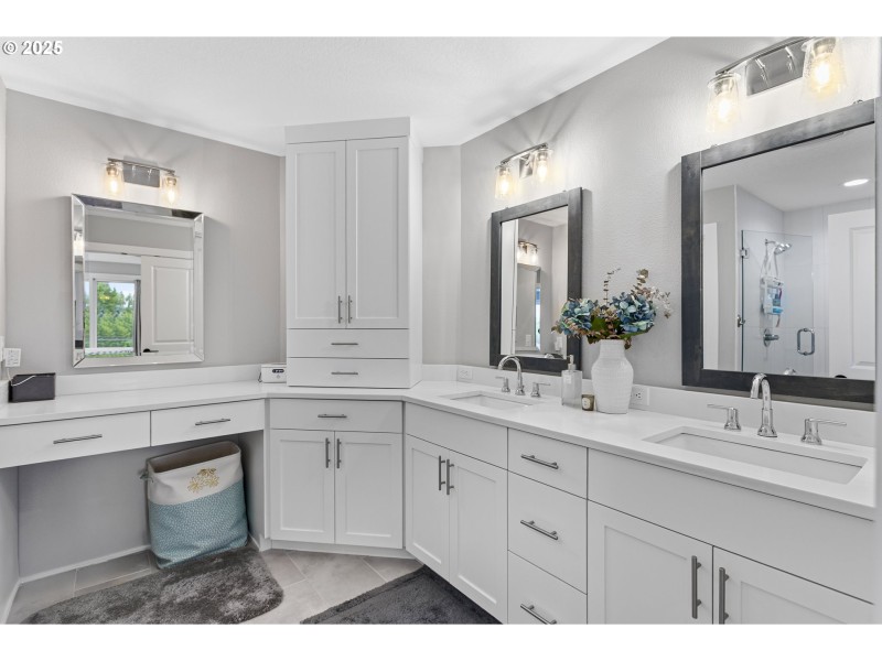 Bathroom, Attached
