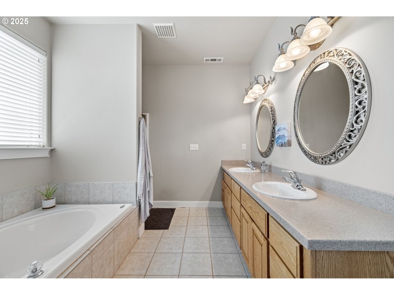 Owner's Suite Bathroom