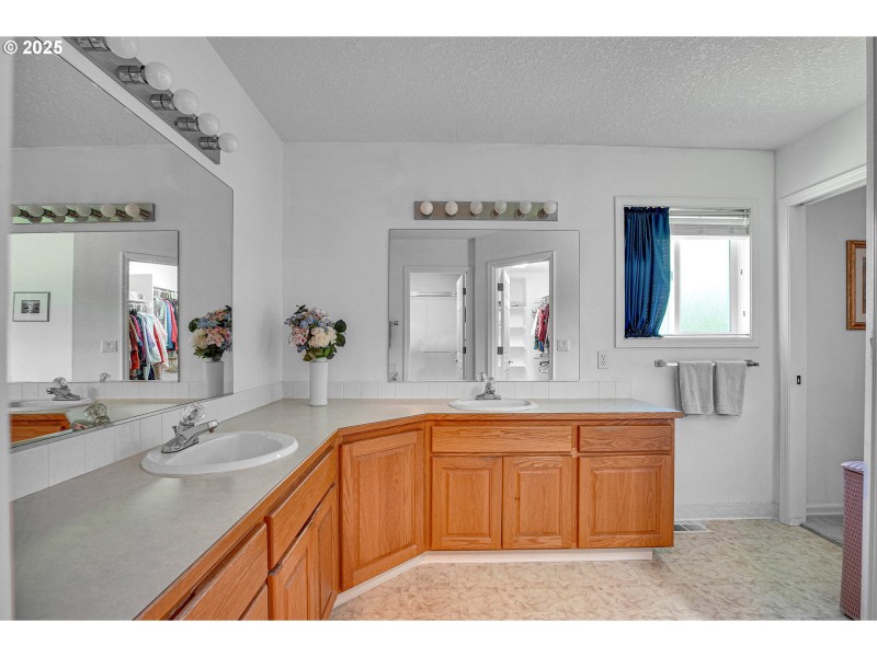 Owner's Suite Bathroom