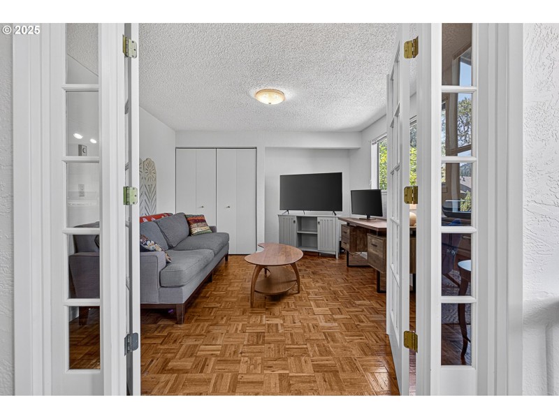 Bedroom, Primary