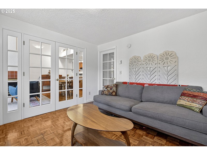 Bedroom, Primary