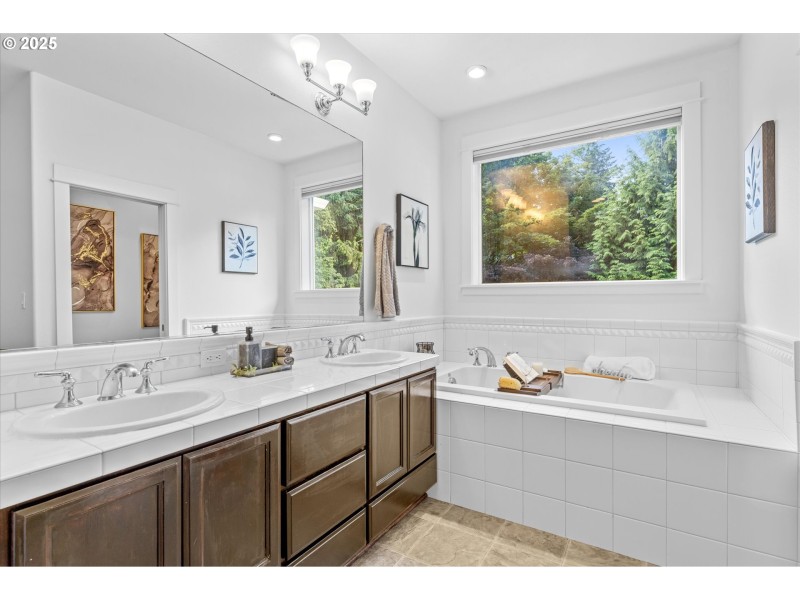 Owner's Suite Bathroom