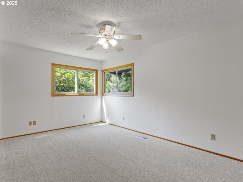 Bedroom, Primary