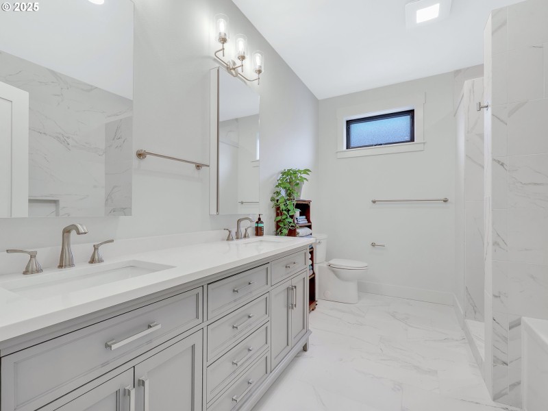 Owner's Suite Bathroom