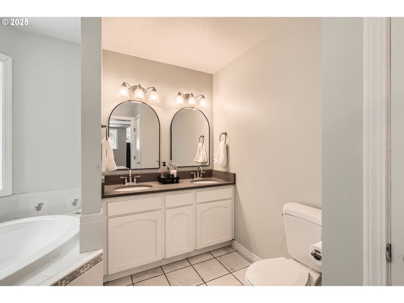 Owner's Suite Bathroom