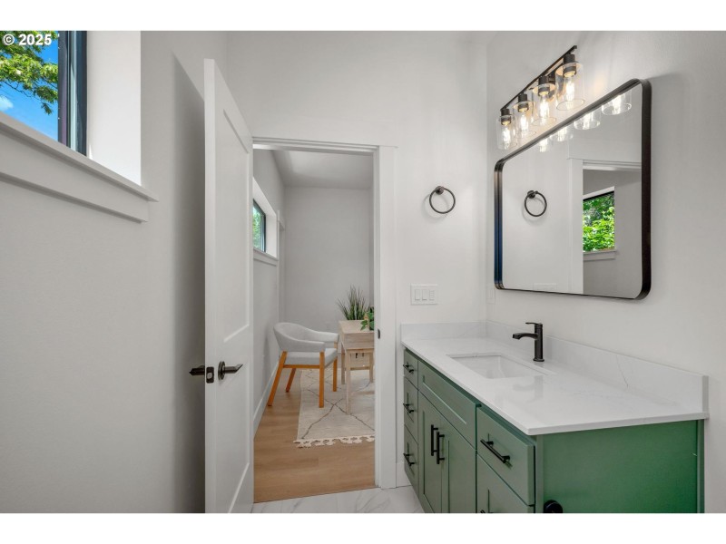 Bathroom, Attached