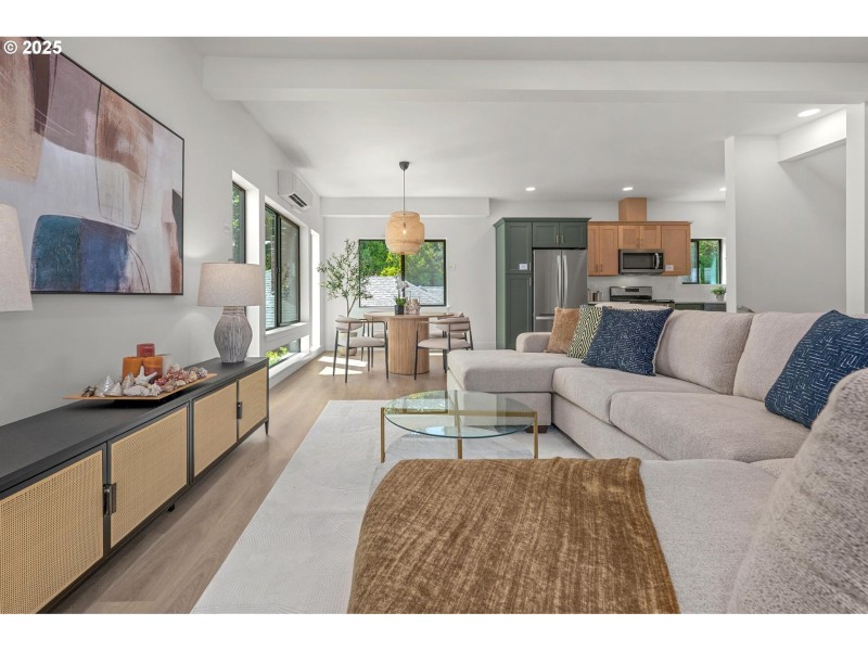 Living Room/Dining Room