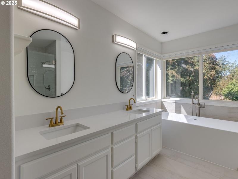 Bathroom, Attached