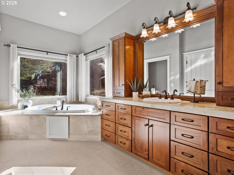 Bedroom, Owner's Suite