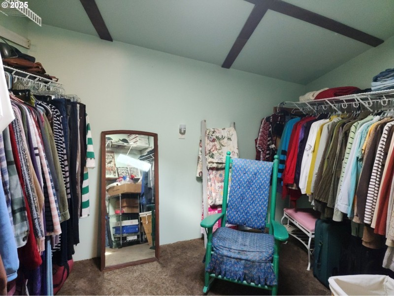 Bedroom, Primary