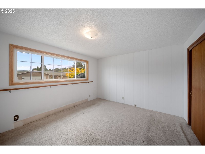 Bedroom, Primary
