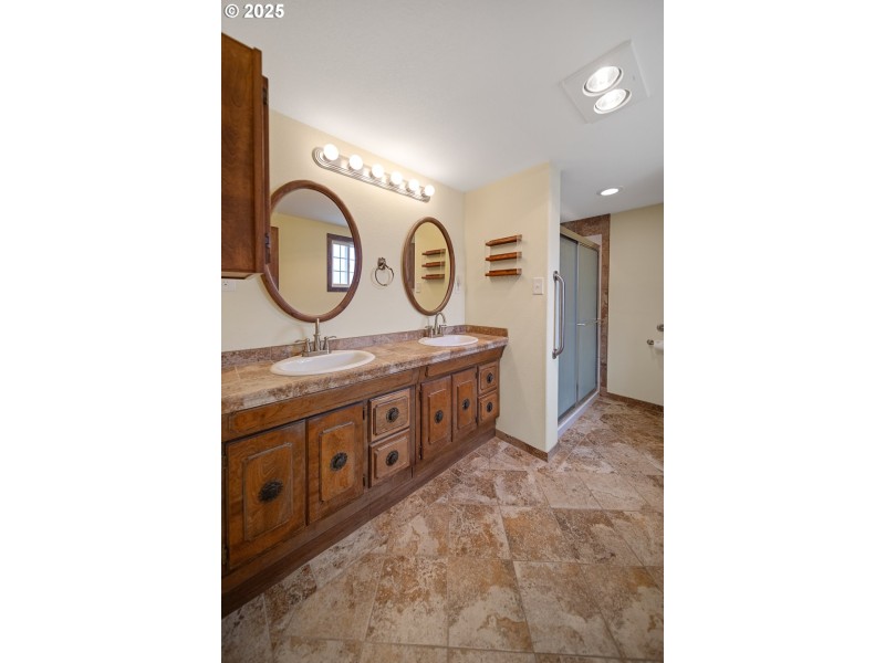Bathroom, Attached