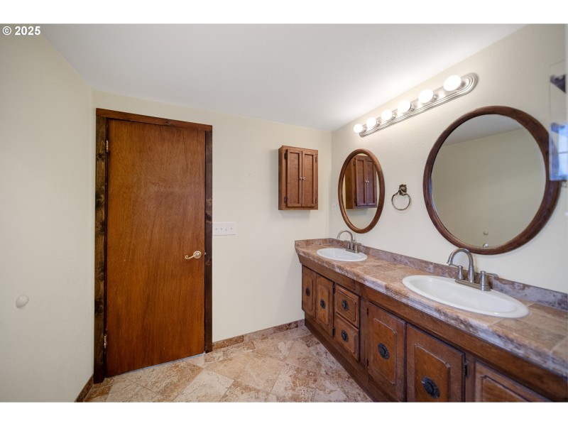Bathroom, Attached