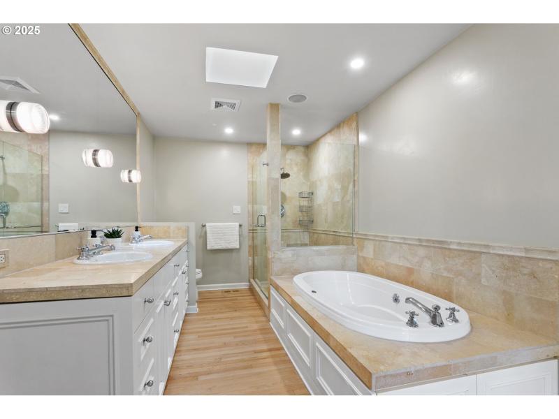 Bathroom, Attached