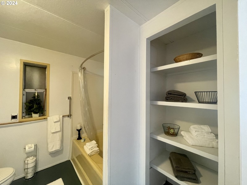 Bathroom, Attached