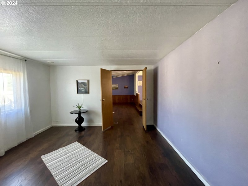 Bedroom, Primary