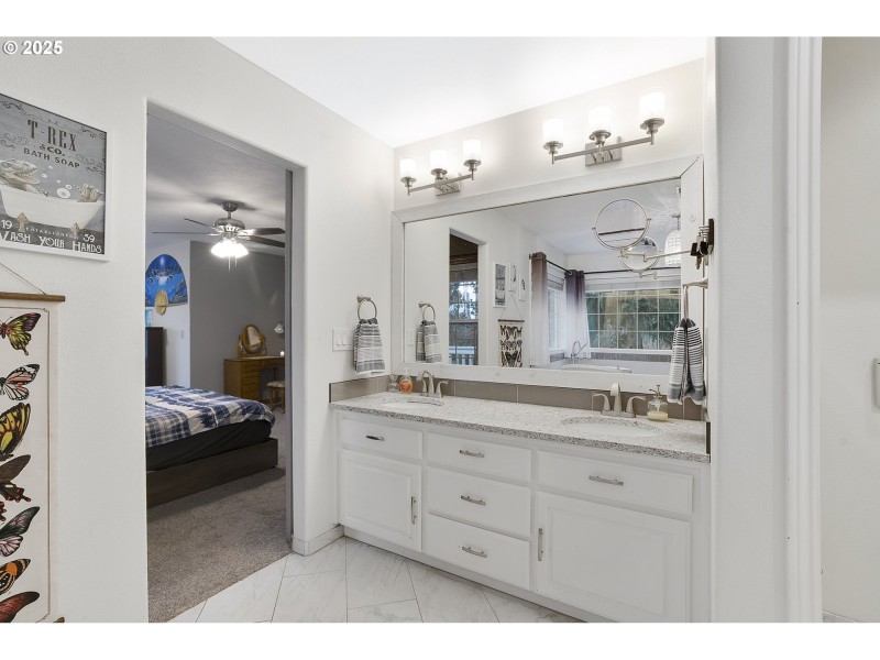 Bathroom, Attached