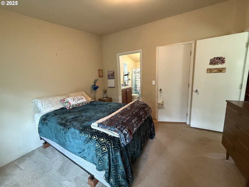 Bedroom, Owner's Suite