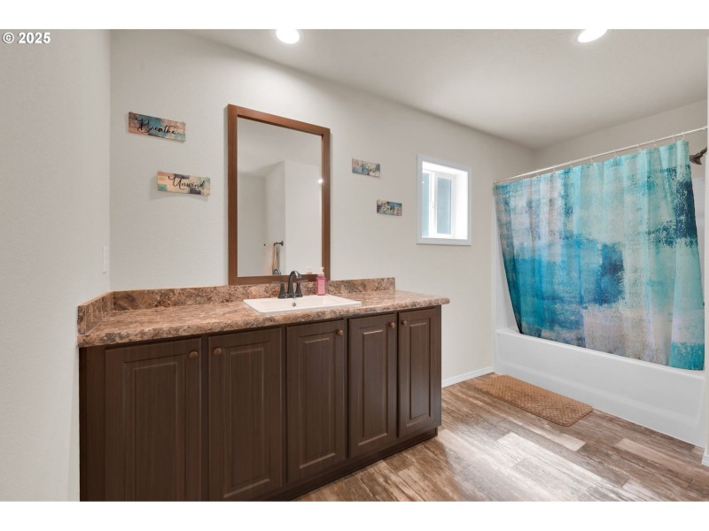 Bathroom, Attached
