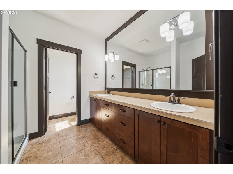 Bathroom, Attached