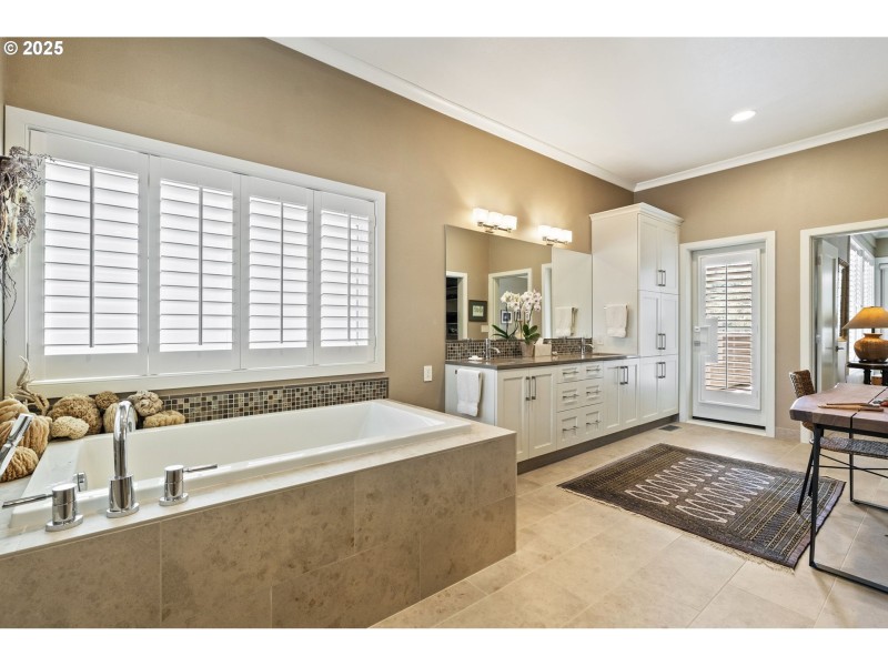 Owner's Suite Bathroom