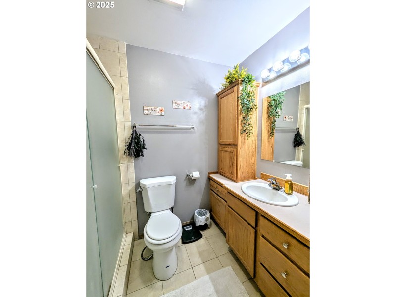 Bathroom, Attached