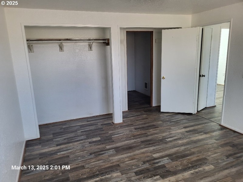 Bedroom, Primary