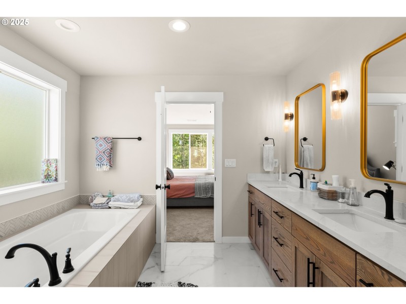Owner's Suite Bathroom