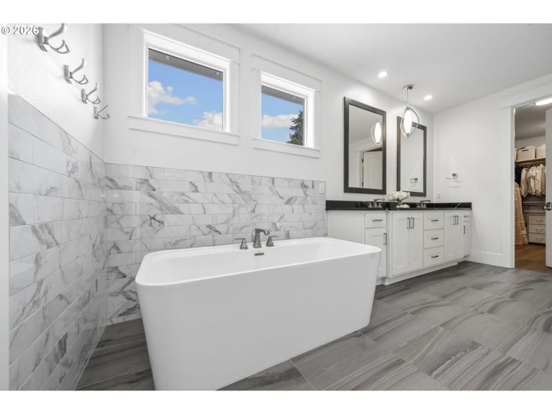 Owner's Suite Bathroom