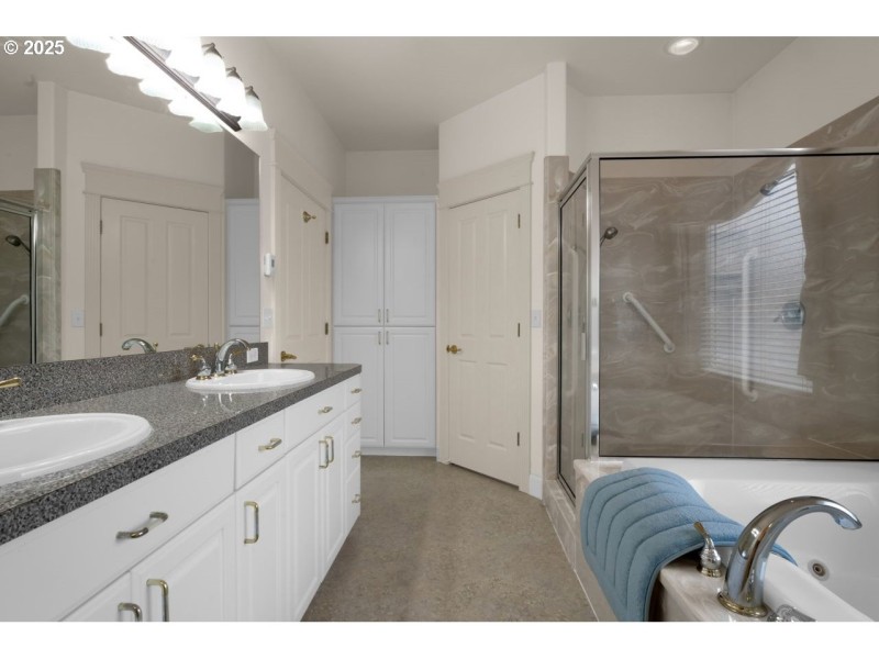 Bathroom, Attached